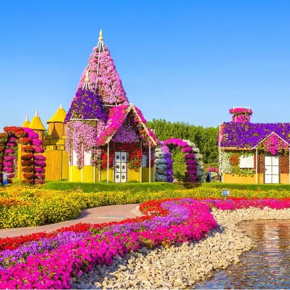 Meet your Posher, Hala - Picture 1 of 1